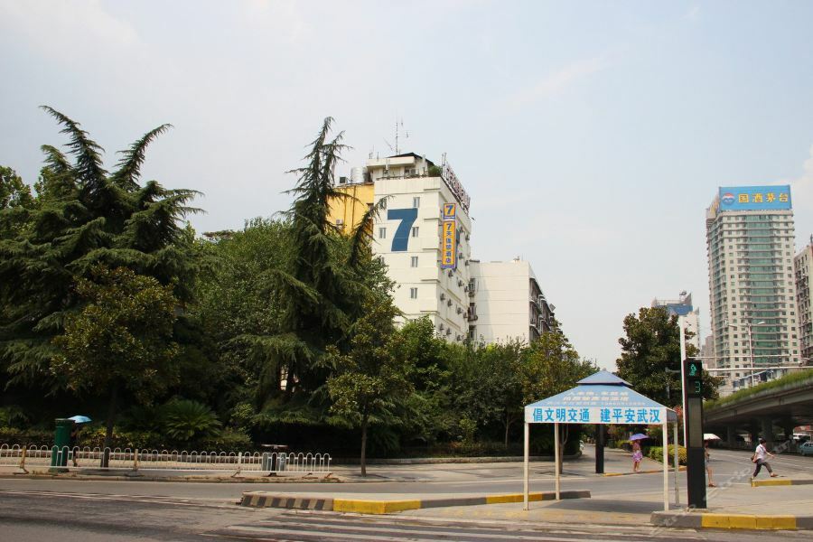 7Days Inn Wuhan Jiefang Park Branch Esterno foto