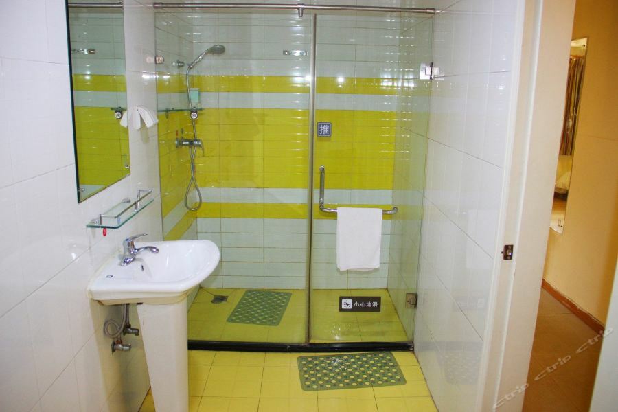 7Days Inn Wuhan Jiefang Park Branch Esterno foto
